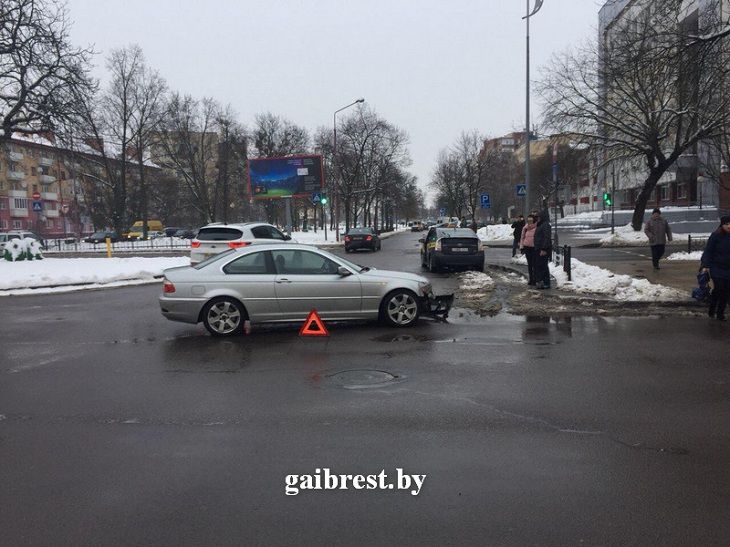 В Бресте после ДТП молодой парень попал в больницу