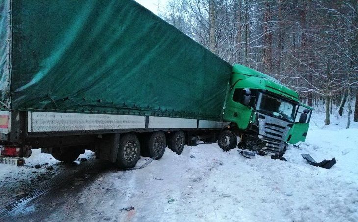 Жуткое ДТП под Гомелем: погибли супруги, дочь - в больнице