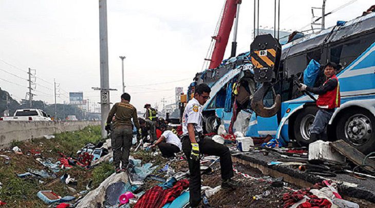 В Таиланде перевернулся туристический автобус: погибли люди
