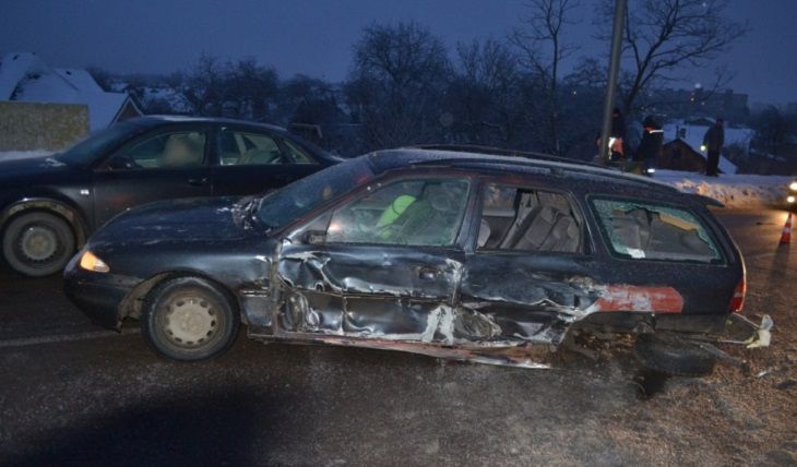 В Бресте автоледи выехала на встречку: пострадала школьница