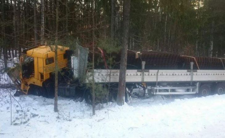 Водитель фуры уснул за рулем и чуть не убил своих детей 