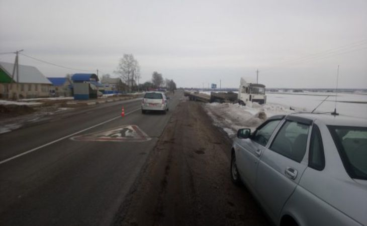 Тягач насмерть сбил пешехода в Оршанском районе