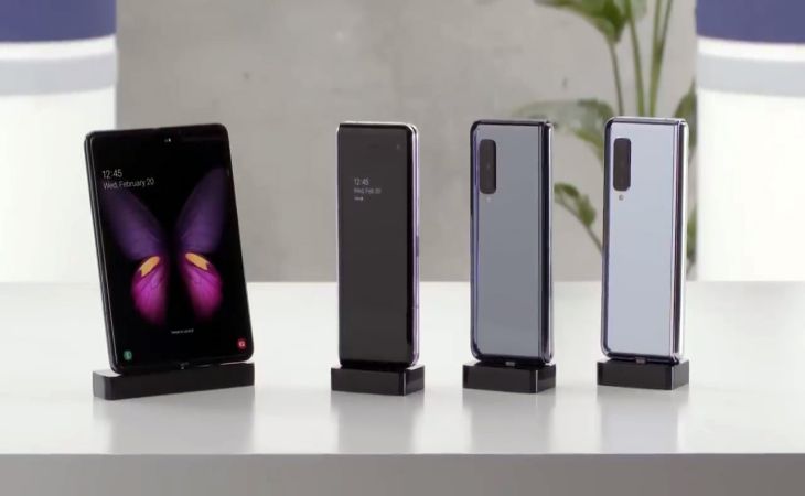 В Сети появилось видео гибкого смартфона Samsung Galaxy Fold.