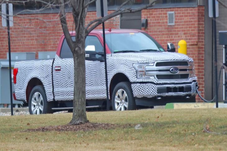 В сети появились первые фото электрического пикапа Ford F-150