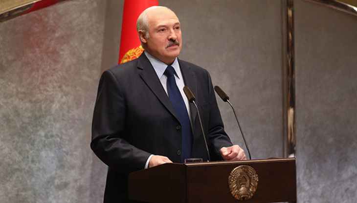 «Не бояться прокуроров и не оглядываться на местные власти»: Лукашенко призвал судей принимать независимые решения