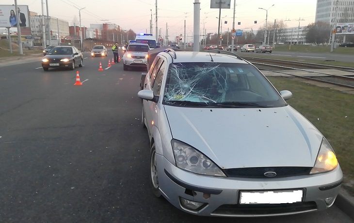 В Витебске легковушка сбила сразу двух пешеходов