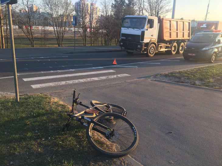 В Минске велосипедиста сбили на пешеходном переходе
