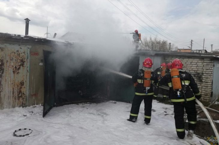 В Минске в гараже сгорел автомобиль