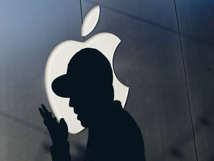 Подросток требует от Apple $1 млрд за ложные обвинения в кражах