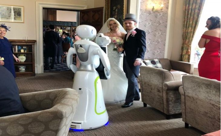 Впервые в истории на свадьбе работал фотограф-робот