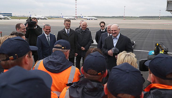 Лукашенко: Министр промолчал, голову согнул вниз и пошёл строить