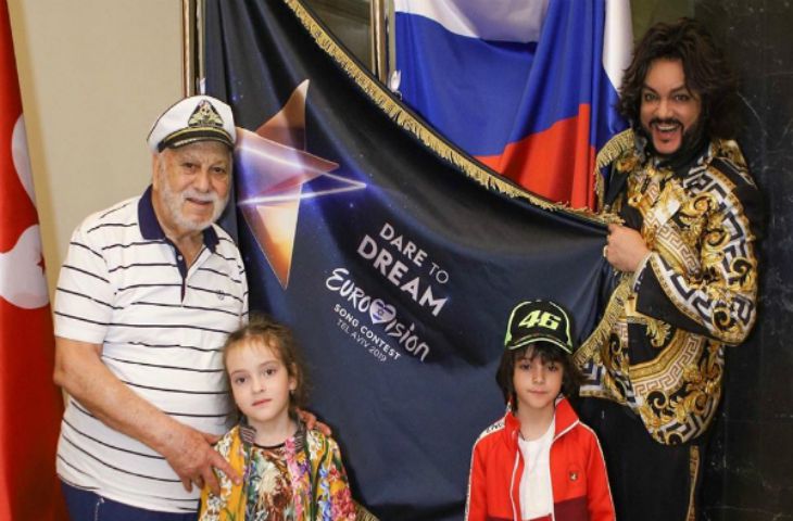 Филипп Киркоров показал своих сына и дочку на «Евровидении»