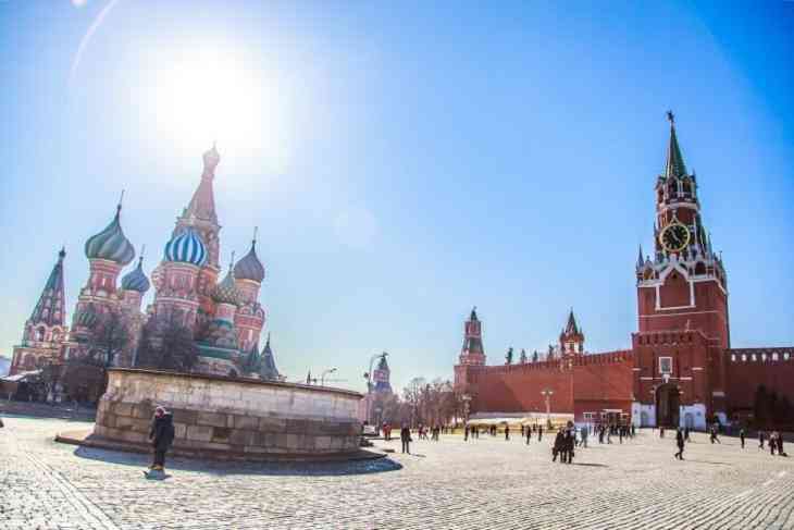 Красную площадь эвакуировали из-за сообщений о бомбе