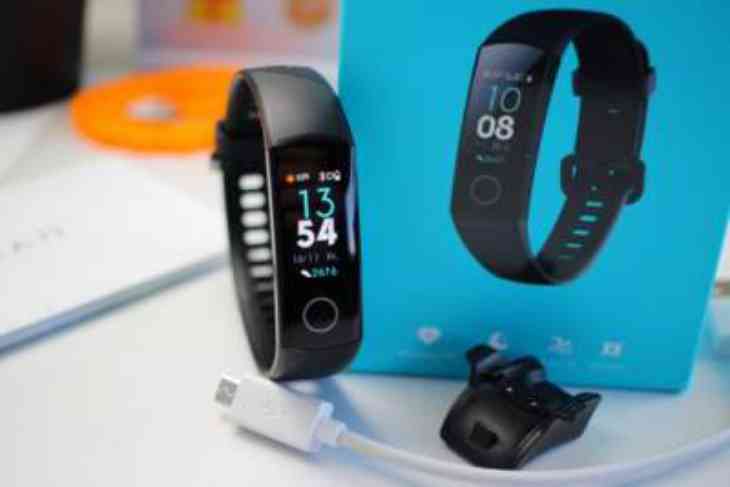 В Сеть утекли фото Xiaomi Mi Band 4