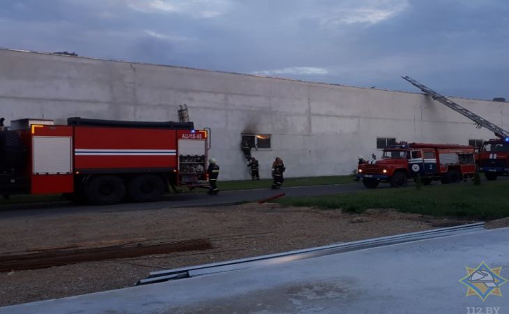 В Барановичском районе горел склад предприятия