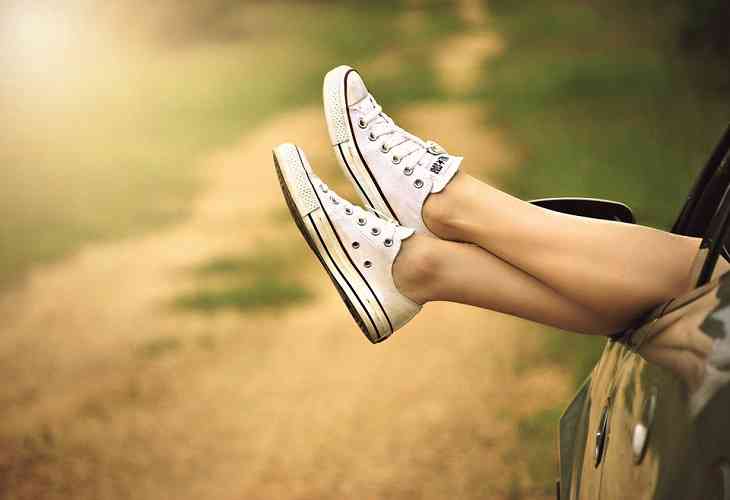 4 вида популярной летней обуви, которая может серьезно навредить ногам