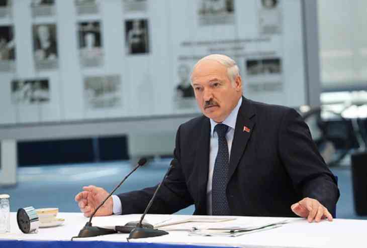 Лукашенко: КПСС нет, то есть отдельно политикой заниматься некому