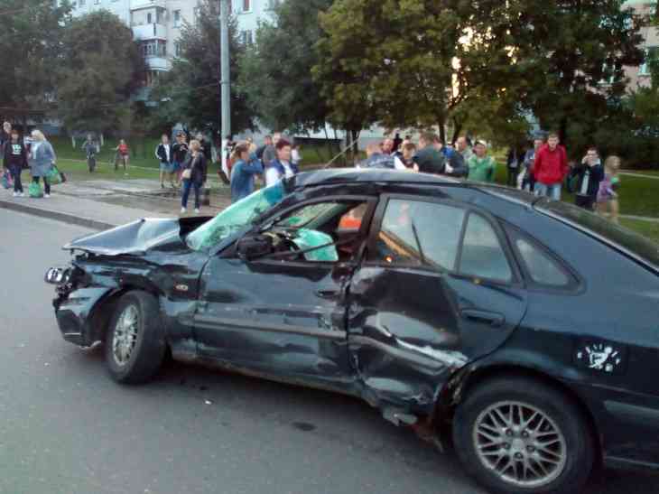 В Витебске произошло столкновение автобуса и легковушки. Есть пострадавшие 