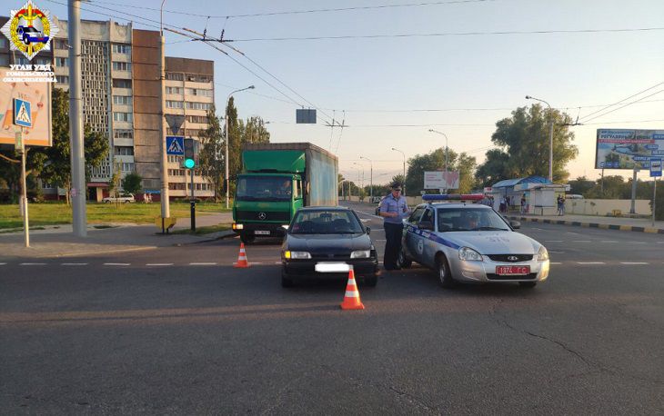 В Гомеле пьяный бесправник сбил женщину, скрываясь с места ДТП