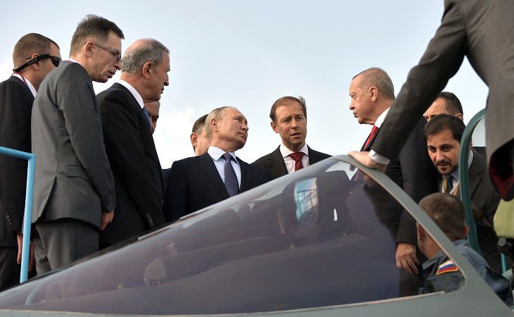 Путин показал Эрдогану истребитель пятого поколения Су-57 и угостил мороженым