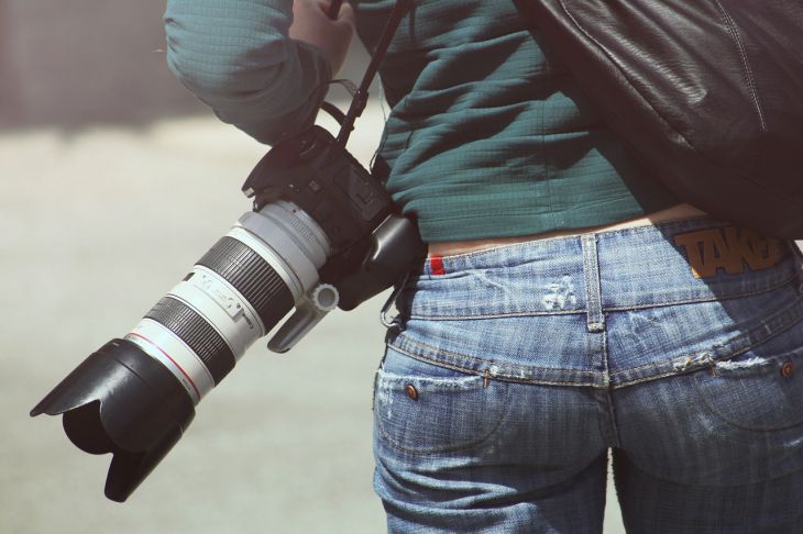 «Всегда нужно иметь какую-то смежную профессию». Белорусский фотограф о доходах, затратах на обучение и секретах позирования