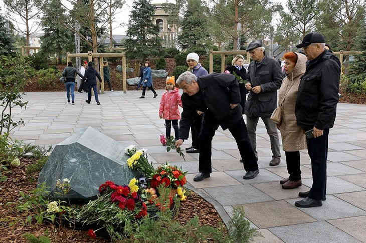 В Кемерове открыли парк в память о жертвах пожара в ТЦ «Зимняя вишня»