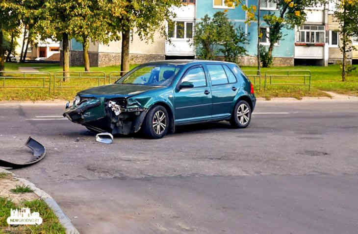 В Гродно водитель Mazda при обгоне влетел в Volkswagen