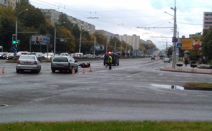 В Минске «Опель» врезался в мотоцикл «Сузуки»: мотоциклист в больнице