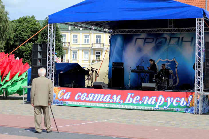 Военный парад, солдатская каша и многочисленные концерты: в Гродно проходит День независимости 