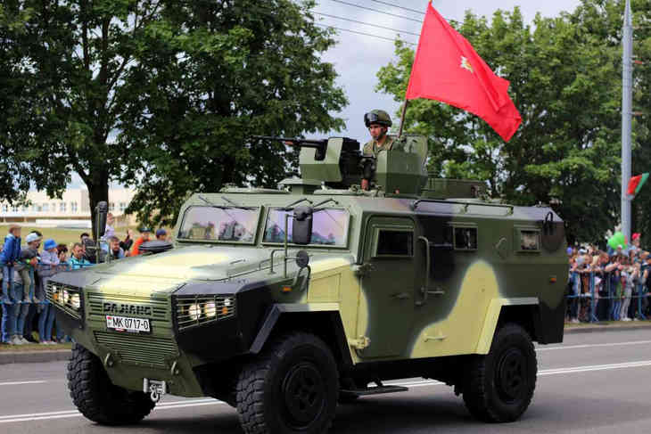 Военный парад, солдатская каша и многочисленные концерты: в Гродно проходит День независимости 