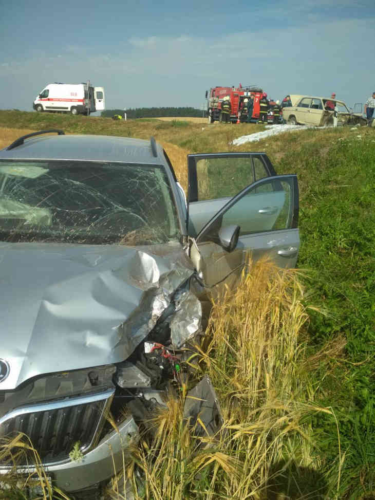 Серьезная авария под Гродно: у «Жигулей» вырвало двигатель