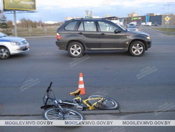 В Могилеве BMW сбил 10-летнего велосипедиста: ребенок в реанимации