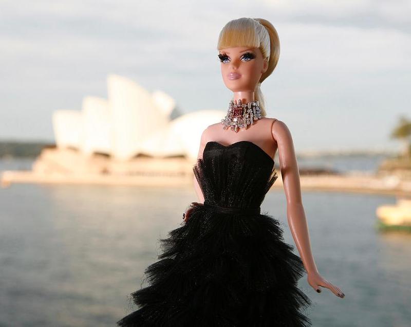 Барби за 300 тысяч долларов: самые дорогие коллекционные куклы в серии