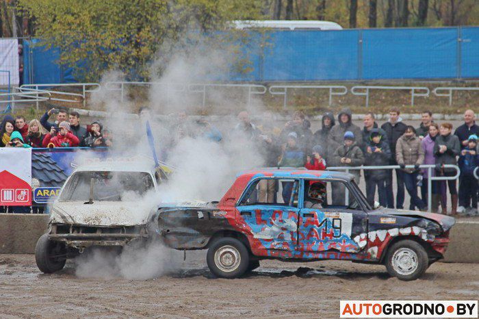 В Гродно впервые прошли бои автогладиаторов