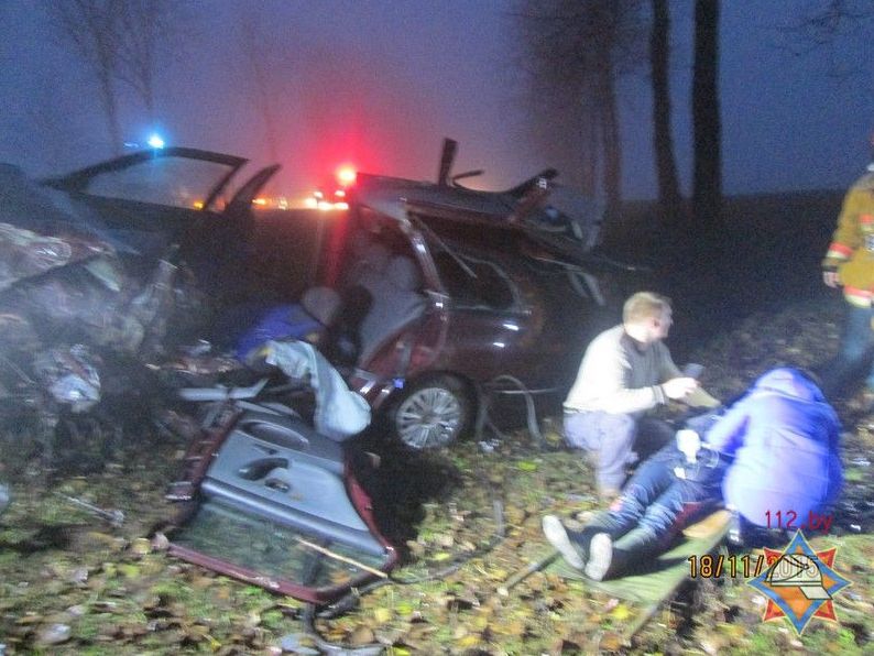 В Копыльском районе столкнулись три легковушки и грузовик