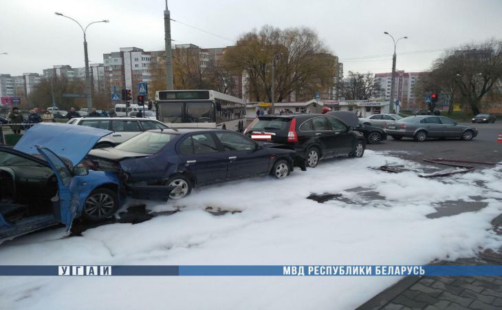 Страшное ДТП в Бресте: столкнулись 4 легковушки и грузовик