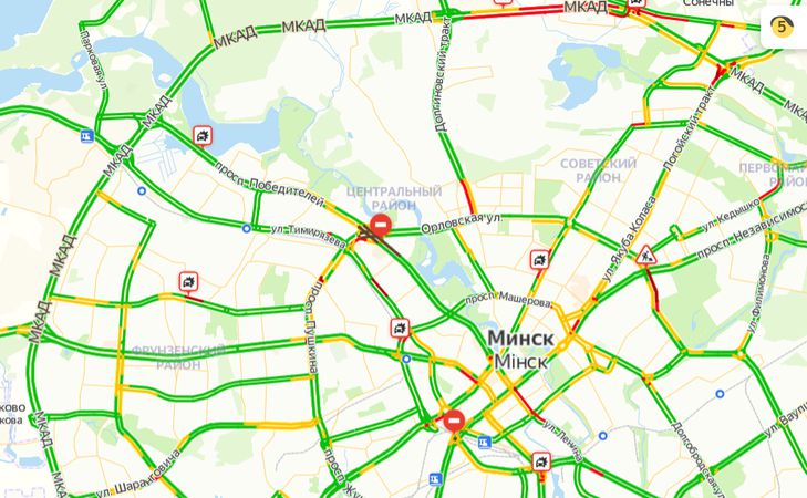 Заторы на дорогах Минска стали образовываться с самого утра.
