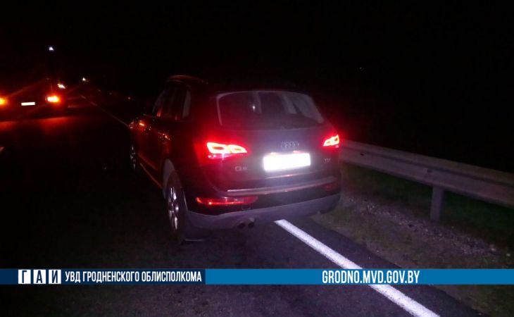 Под Слонимом водитель Audi сбил пешехода и вышел помочь – обоих насмерть сбил МАЗ