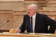 Лукашенко обратился к правительству: Спасти страну мы можем только сжав зубы