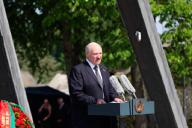 Лукашенко: Беларусь никогда не позволит переписать историю