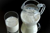 Ученые предупредили об опасности сырого молока