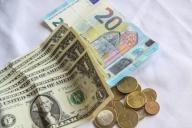 Доллар и евро снова дорожают в Беларуси