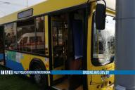 В Гродно автобус с пассажирами врезался в столб: водитель потерял сознание за рулем