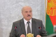Лукашенко: выйдут 300 тысяч в первый день, а потом 3 миллиона