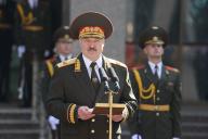 Лукашенко — военнослужащим: Нас пробовали на прочность. Не вышло и не выйдет