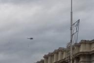 Кого-то забрали или высадили: В Минске в Парке Победы внезапно сел военный вертолет