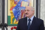 Заглянул в палату одним глазом – получил надбавку: Лукашенко о перегибах в работе медиков