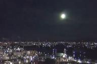 Размером с Луну. Огромный огненный шар пролетел в небе над Японией   