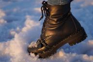 Как защитить обувь, чтобы она не промокала и носки всегда были сухими: простой способ