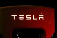 Tesla принимает заказы в нескольких странах Европы на Model 3